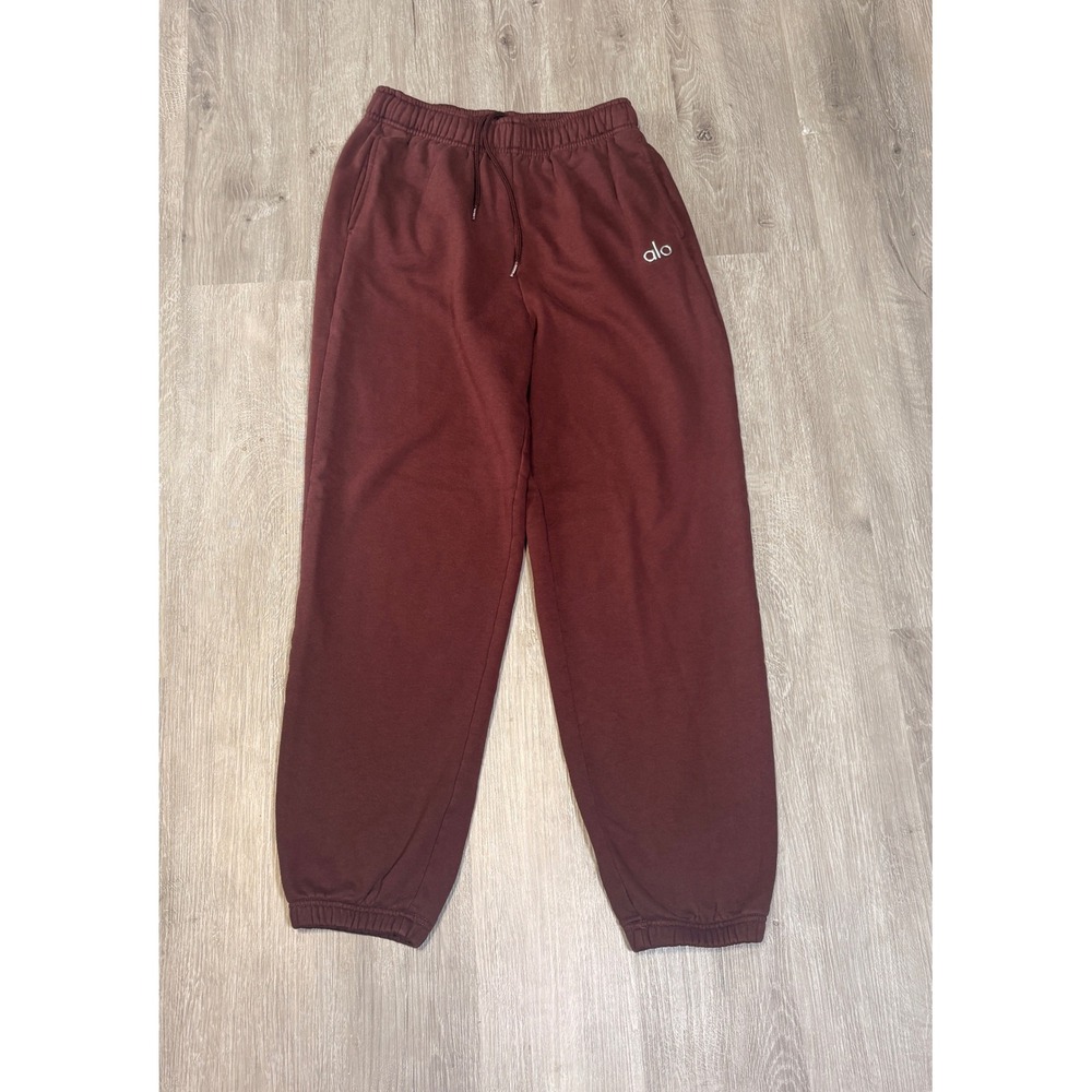 Alo Yoga Accolade Sweatpants Mahogany Brown Burgundy Fleece Joggers Chrome Logo
